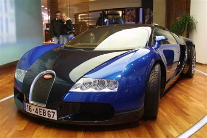 A Bugatti Veyron Costs About $1.7M... And You Won't Believe How Much It Costs To Get The Oil Changed