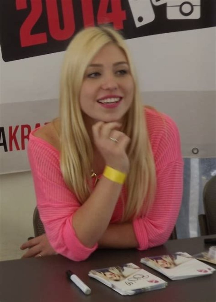 Bianca Heinicke Height, Weight, Age, Body Statistics