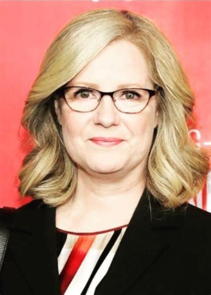 Bonnie Hunt Height, Weight, Age, Family, Facts, Education, Biography