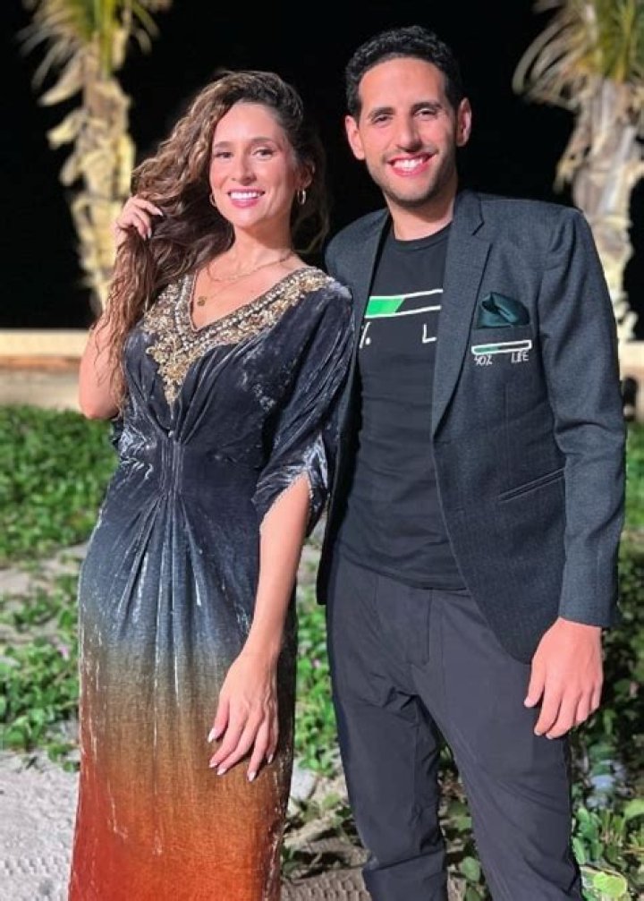 Dear Alyne Height, Weight, Age, Boyfriend, Real Name