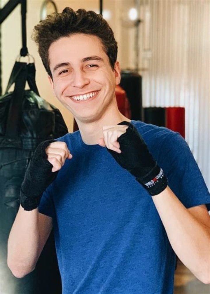 Gabe Erwin Height, Weight, Age, Girlfriend, Family, Facts, Biography