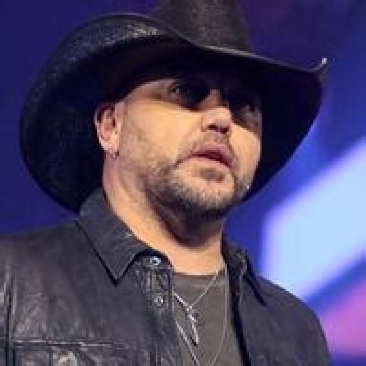 Hire Jason Aldean for a Corporate Event or Performance Booking.