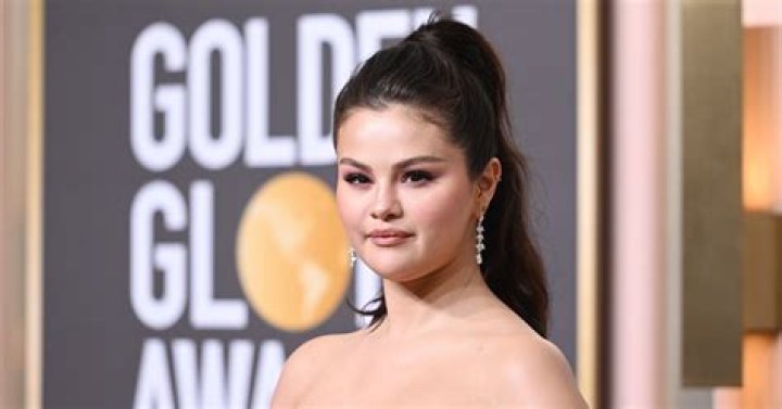 Is Selena Gomez Right or Left-Handed?