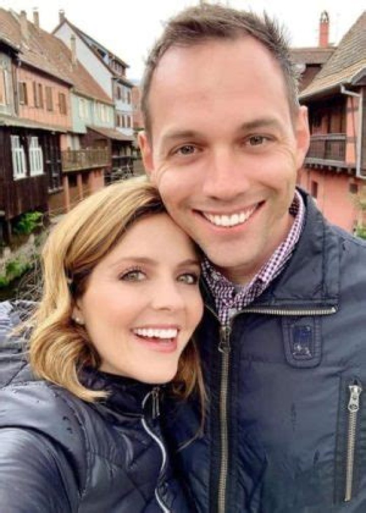 Jen Lilley Height, Weight, Age, Spouse, Family, Facts, Biography