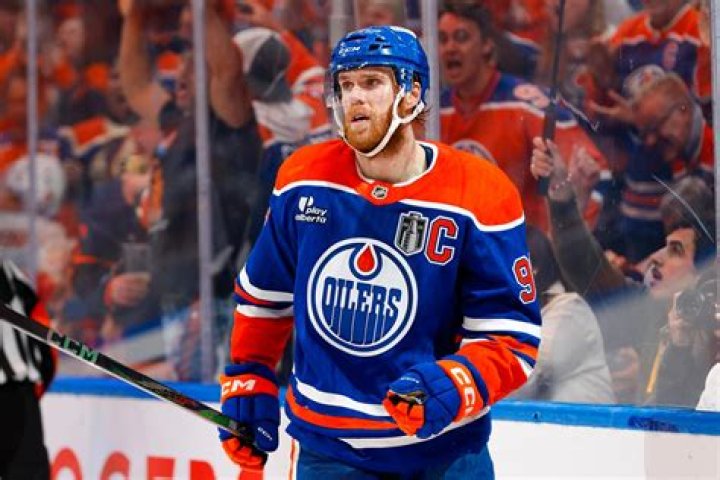 Jujhar Khaira made $3,397,380 with five seasons in NHL ( Edmonton Oilers), How much is his net worth in 2020? Is he single?