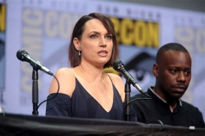 Julie Ann Emery Height, Weight, Age, Spouse, Family, Facts, Biography