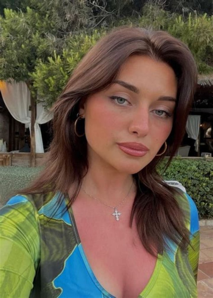 Laura Genovino Height, Weight, Age, Body Statistics