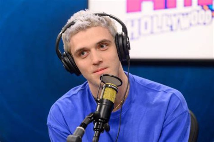 LAUV Net Worth | Celebrity Net Worth