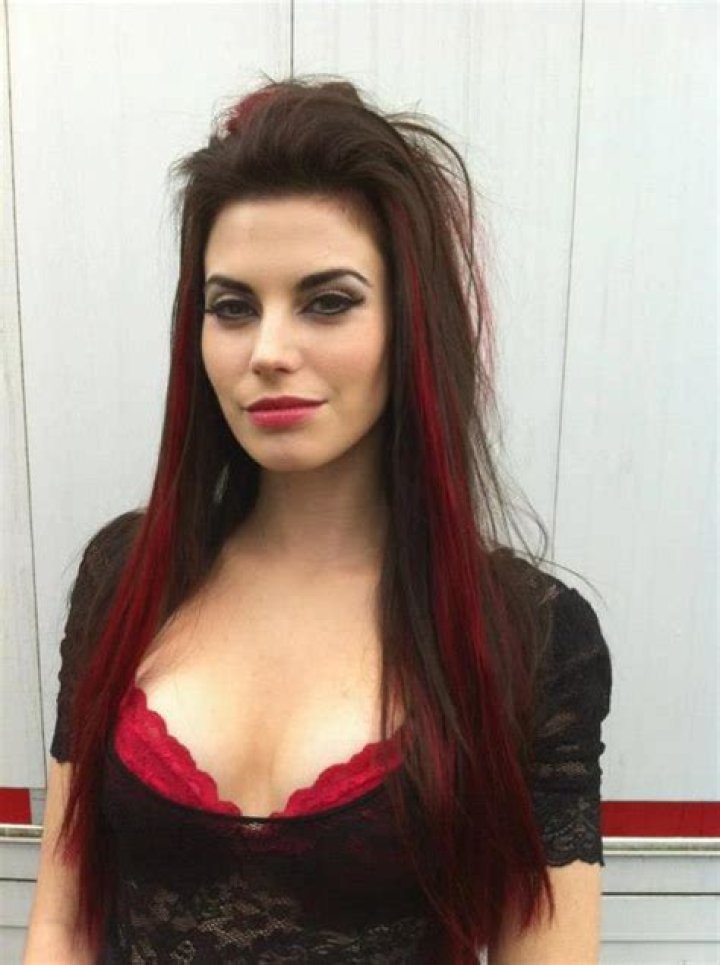 Meghan Ory Height, Weight, Age, Spouse, Family, Facts, Biography