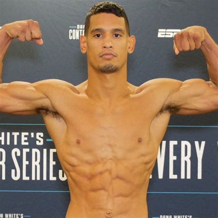 Miguel Baeza Biography- Earnings from UFC and Salary per Fight (Age, Family Affair, Relationship)