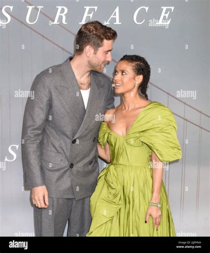 Oliver Jackson-Cohen Height, Weight, Age, Girlfriend, Biography