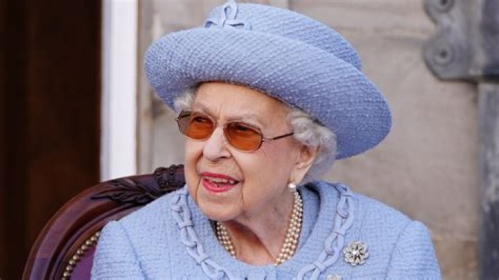 Queen Elizabeth's Secret Morning Routine Is Just as Regal as You'd Expect