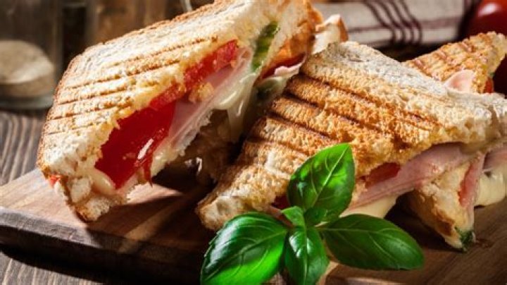 This Is Why Sandwiches Taste Better When They're Cut in Half