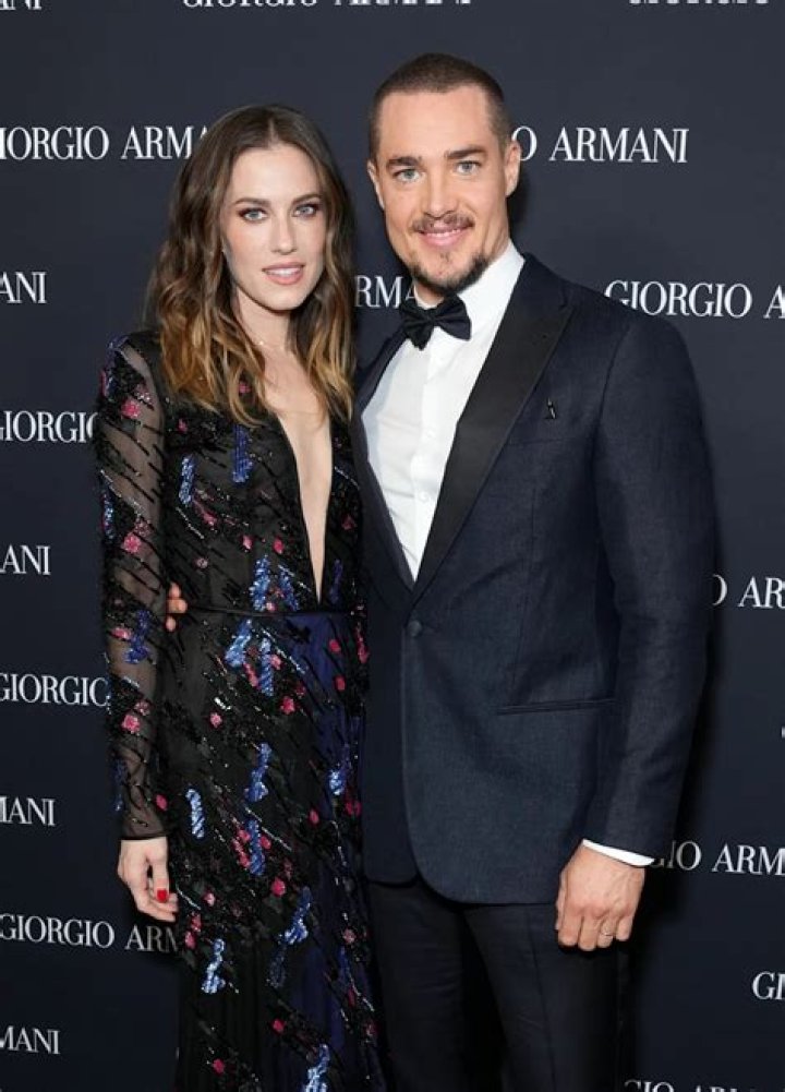 Who is Alexander Dreymon Dating Now?