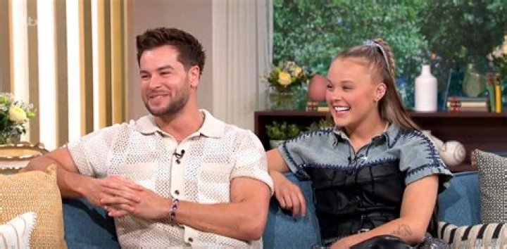 Who is Chris Perez Dating Now?