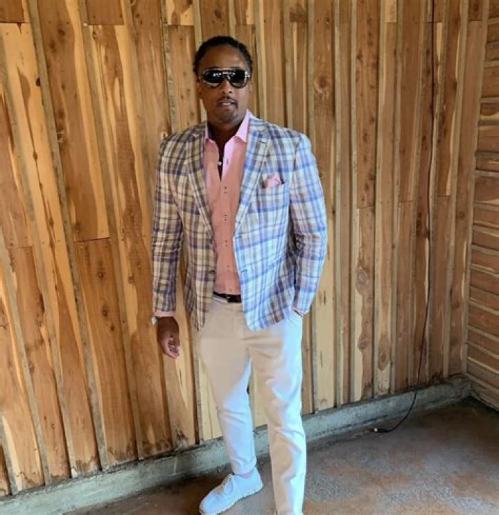 Who is Deron Jenkins Dating Now