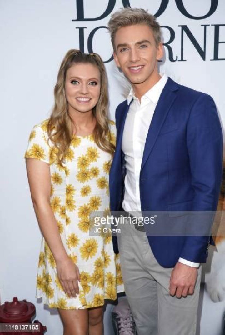 Who is Grace Sharer Dating Now?