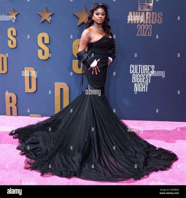 Who is Jatavia Shakara Johnson Dating Now