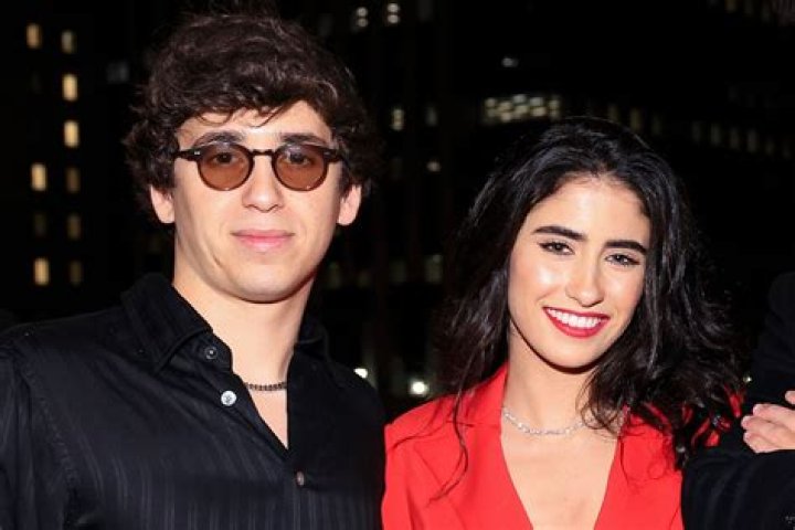 Who is Larry Hernandez Dating Now