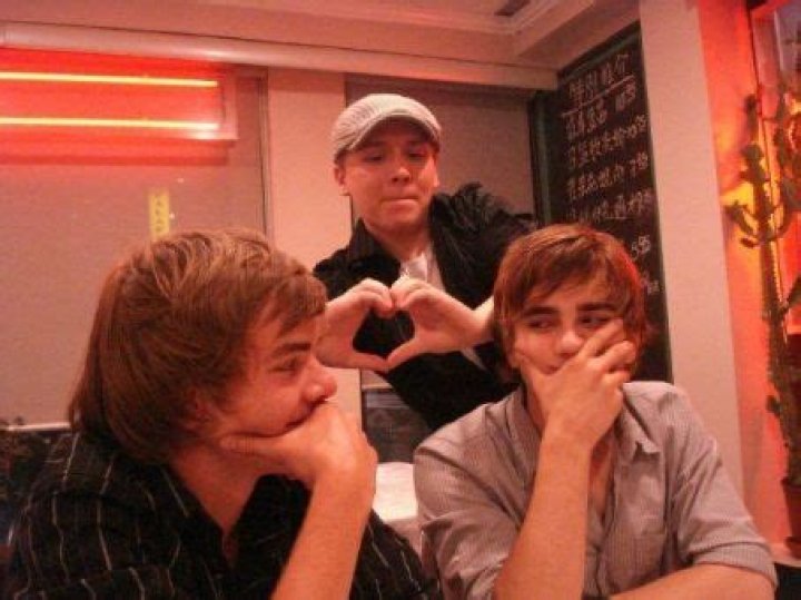 Who is Sam Earle Dating Now?