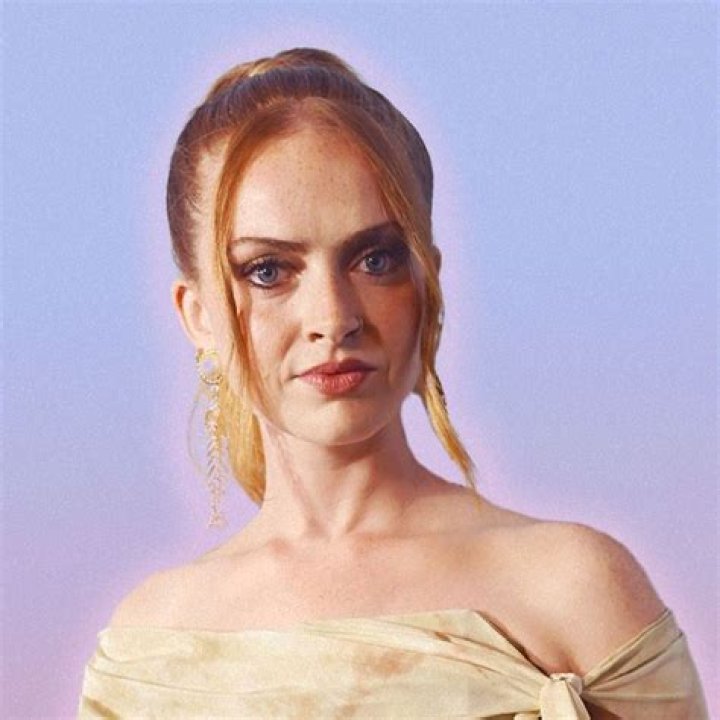 Who is Zoe De Grand Maison Dating Now?