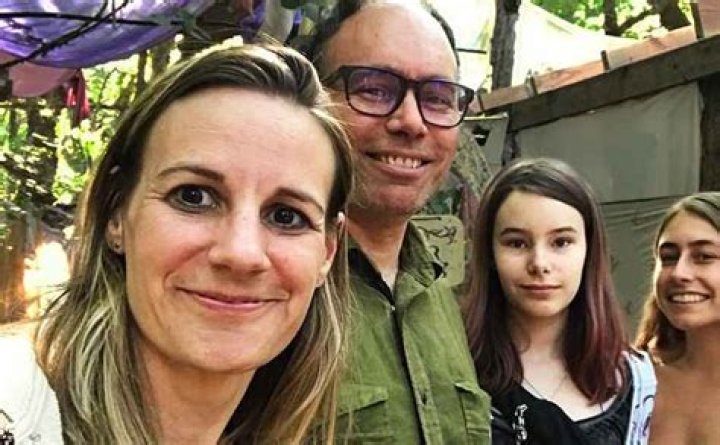 Woman Falls for Sperm Donor 12 Years After Giving Birth to His Child, Goes Viral